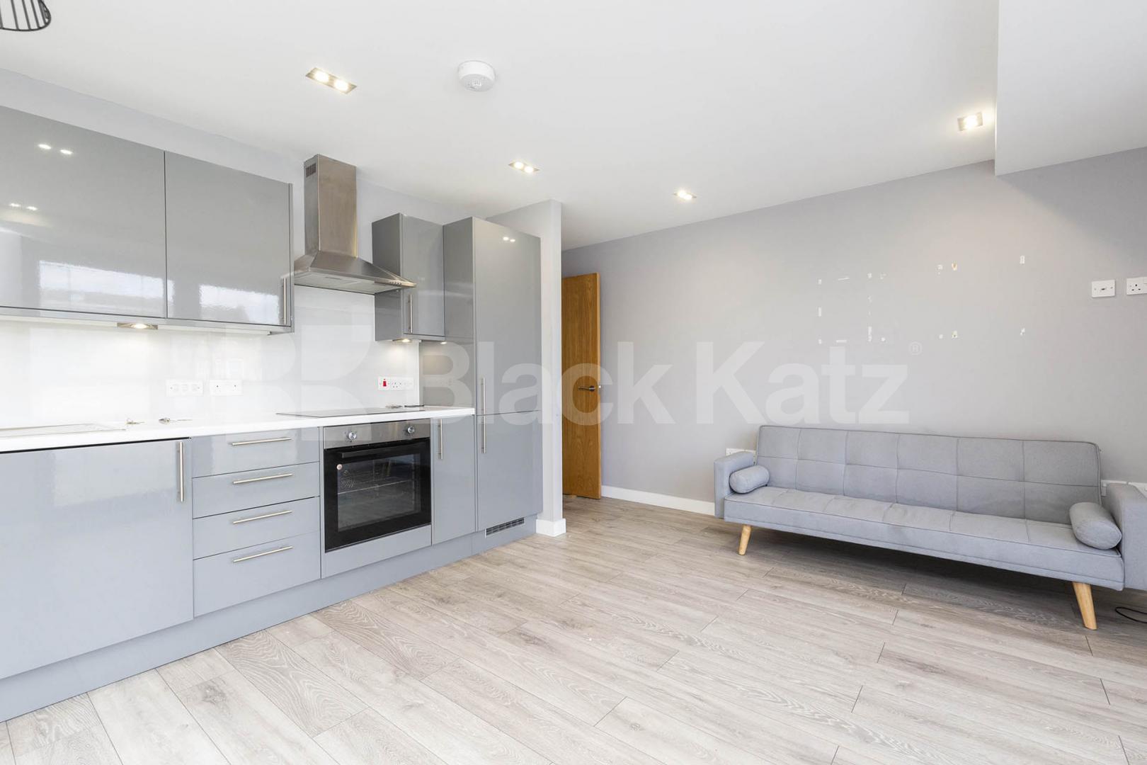 			1 Bedroom, 1 bath, 1 reception Apartment			 Mintern Street, Old Street / Shoreditch Park